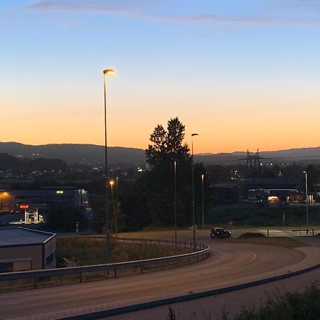 Apartamento Trivelig Leilighet Gratis Parkering Pa Stedet! Porsgrunn Exterior foto